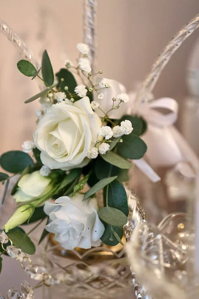 Een Prachtig Bruidsboeket Van Witte Rozen Voorbereiding Van Bruiloft — Stockfoto