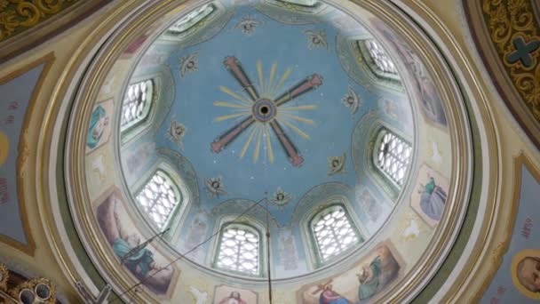 Het Interieur Van Orthodoxe Kerk Met Afbeeldingen Schilderkunst Decoratie — Stockvideo