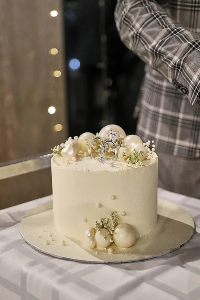 Hermoso Pastel Boda Con Elementos Anillos Boda Celebración Boda — Foto de Stock