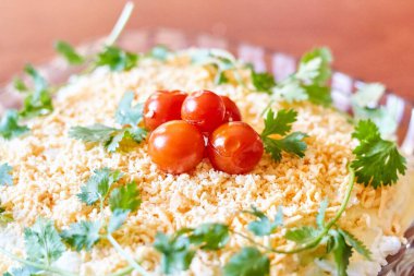 Lezzetli mimoza salatasının yakından çekimi.