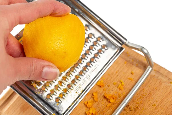 Yakın plan, limon rendeleyen kadınlar