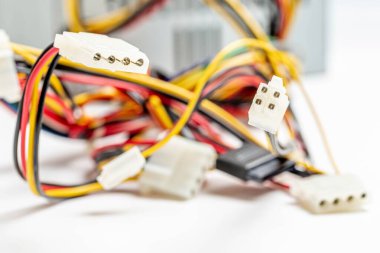 Güç kaynağı ünitesi için bilgisayar kabloları