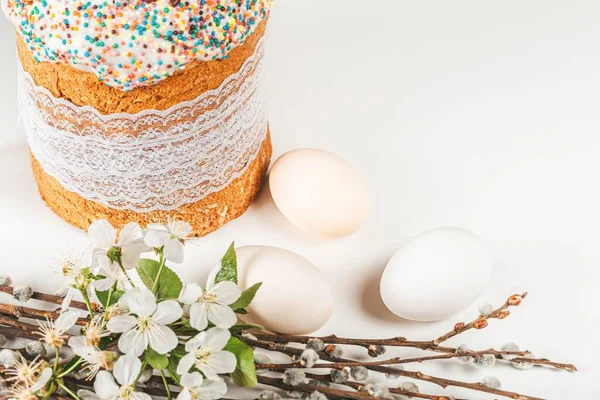 Spring Branches Cherries Willows Easter Cake Egg — Fotografia de Stock