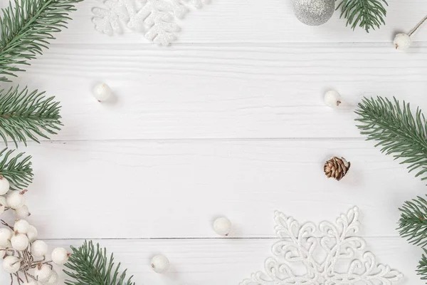 Ortasında boş alan olan Noel çerçevesi