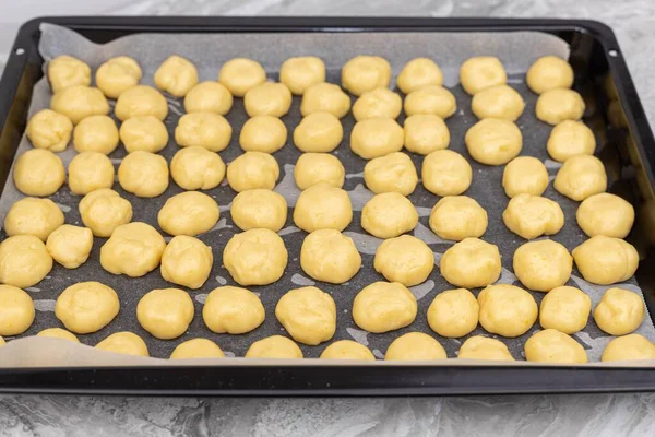 Runde Plätzchen Backblech Zum Backen Vorbereitet — Stockfoto