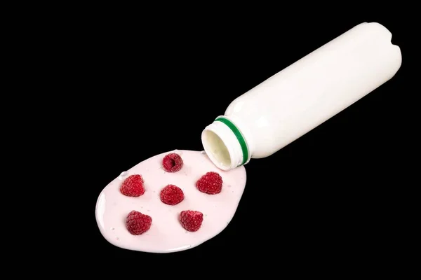 Plastic Bottle Spilled Yogurt Raspberries Black Back — ストック写真
