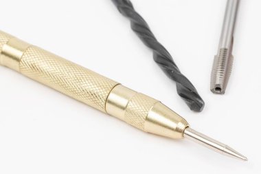 Sondaj ile otomatik Orta Yumruk delik işaretleyicisi