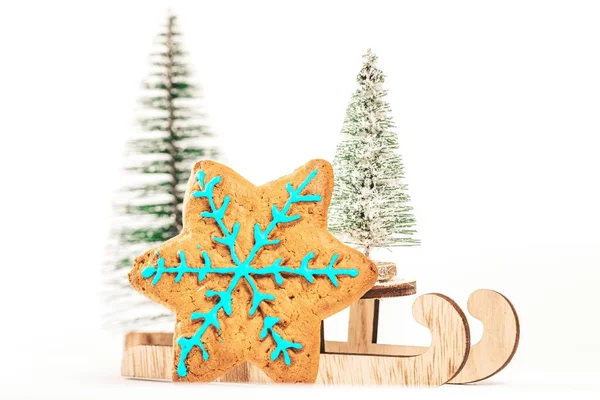 Gingerbread Cookie Snowflake Shape Sleighs Backgr — Stock Photo, Image