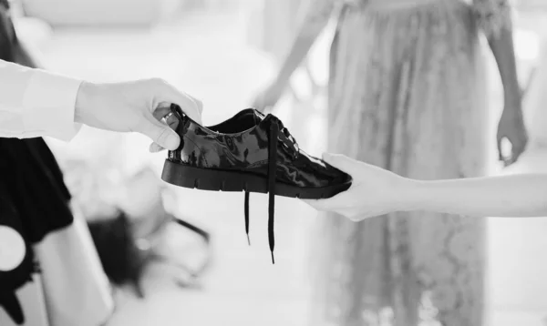 Giving Black Leather Shoe Motion — 스톡 사진