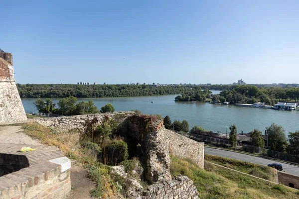 Река Дунай Протекает Через Форт Калемегдан Белграде — стоковое фото