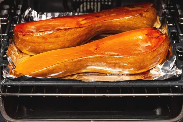 Baked Pumpkin Halves Baking Sheet Oven — Foto Stock