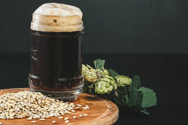 Dark Unfiltered Beer Glass Mug Hops Barley — Stock Photo, Image