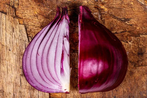 Cut Purple Onion Old Wooden Background Top View — Foto de Stock