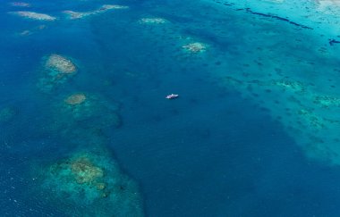 Great Barrier Reef havadan görünümü 