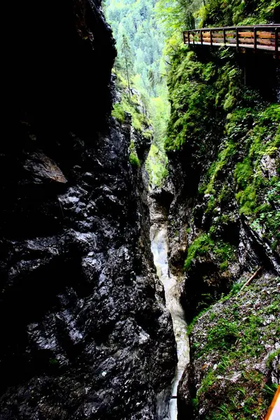 Chute Eau Quiète Des Alpes Autrichiennes — Photo