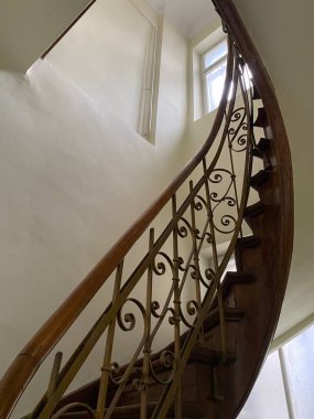 Sanatsal çalışmalar. - Sanat müzesi mi? SPIRAL STAIRS.