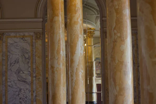 Columns Het Kunst Museum — Stockfoto
