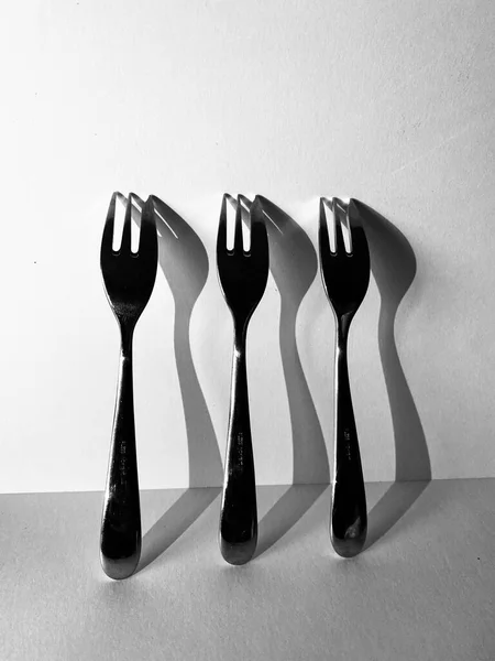 ÇİFTLİKLERİ YAZIKLARIN GÖREVLERİNİ YASAK.