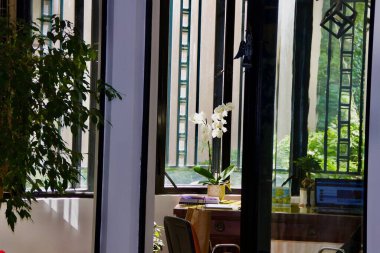 Evle ilgili bir şey. Röportaj Mimarlığı Fikirleri.