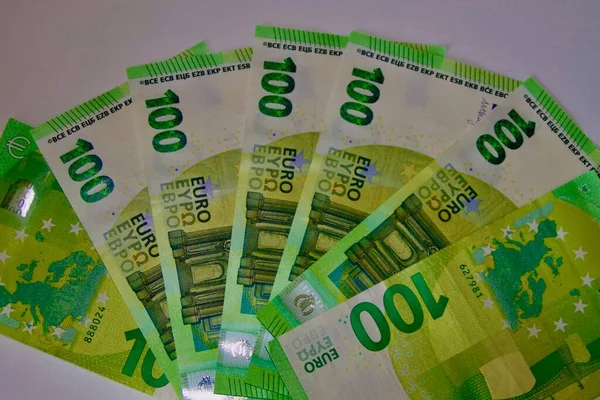 EURO 'nun Evi. Para..