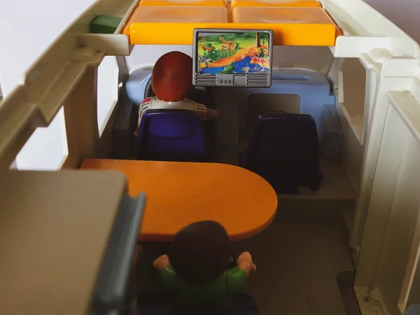 Oyun oyuncakları ve karikatür oyuncuları. CARAVAN VE HAVATLARI.