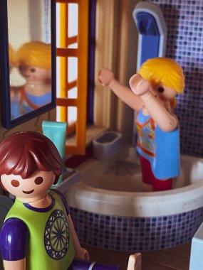 Oyun kurucu oyuncakları. Oyun hamuru karikatürü. AİLE. - Evim. YAŞIK.