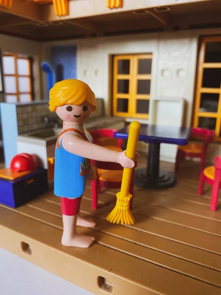 Oyun kurucu oyuncakları. Oyun hamuru karikatürü. AİLE. - Evim. YAŞIK.