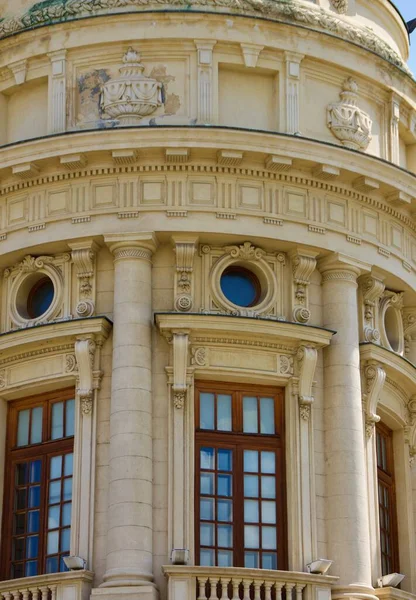 - Sanat müzesi mi? Legant Binası 'nda. Mimarlık ve Exterior DESIGN İdealleri. Eski Mimari Tarzı stili. BÖLÜMÜ KİŞİMİ