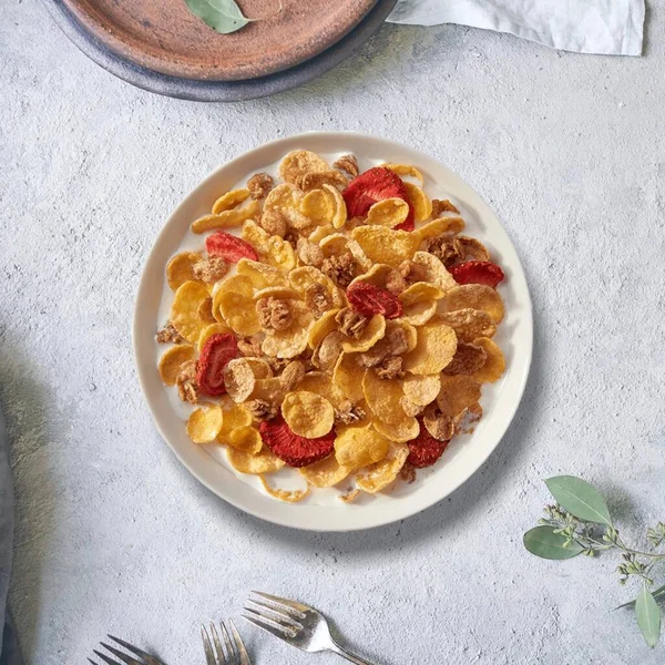 LIFESTYLE. DELICIOUS BREAKFAST. MILK AND CEREAL. OPEN ILLUSTRATION. IN THE KITCHEN.