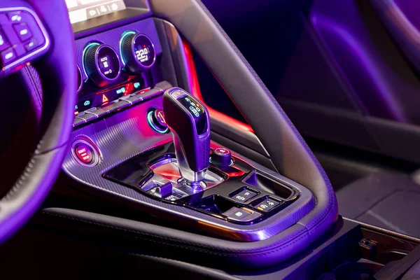 Gear Shift New Luxurious Sportcar — Stock Photo, Image