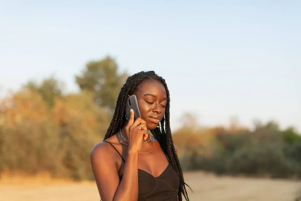 Young Black Female Talking Phone Park Beautiful Summer Sunset — ストック写真
