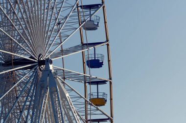 Lunaparktaki dönme dolaba yakın çekim