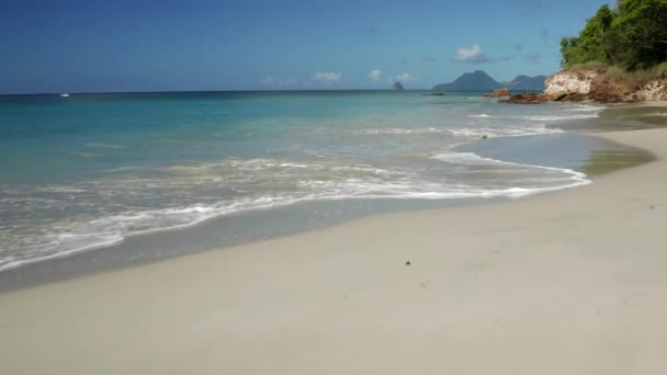 Aerial Video Shot Low Height Beautiful Wild Beach Turquoise Sea — ストック動画