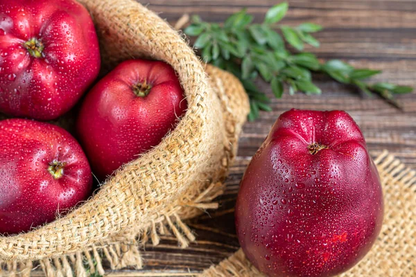 Red Apples Dark Wooden Background Selective Focus Harvesting Healthy Food — Stock Photo, Image