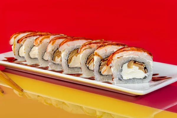 Nigiri Sushi Sets Uramaki California Filadelfia Plato Blanco Cerca Ginger — Foto de Stock