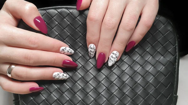 Maniküre Und Nagelverlängerung Mit Acryl Und Gel Das Design Besteht — Stockfoto