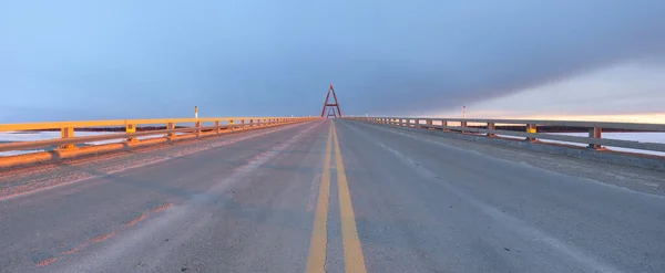 Мост Лучах Утреннего Солнца — стоковое фото