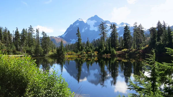 Reflection Surface Mount Baker Picture Lake — Stock Photo, Image