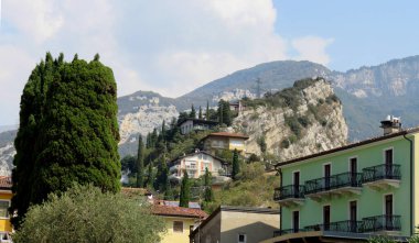 Romantic houses at Lago di Garda township