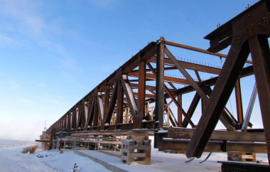  Deh Cho Köprüsü kış inşaatı                              