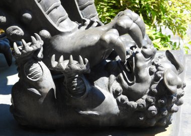 Budist Tapınağı 'nda Sol Muhafız Aslan Heykeli