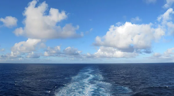 Cruiseship Keelwater Pacific Ocean — Stock Photo, Image