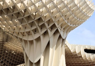 Sevilla İspanya 'daki Metropol Şemsiyesinin süslü mimarisi