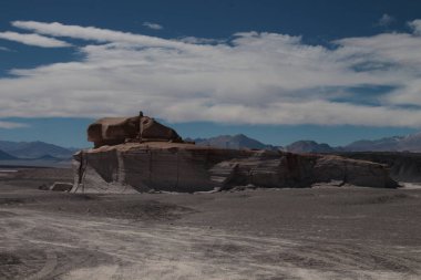 Arjantin 'in kuzeybatısında eşsiz bir sünger taşı tarlası.