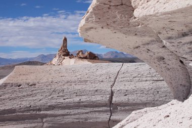 Arjantin 'in kuzeybatısında eşsiz bir sünger taşı tarlası.