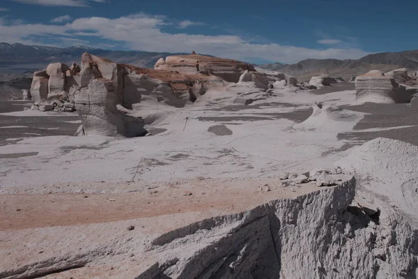 Arjantin 'in kuzeybatısında eşsiz bir sünger taşı tarlası.