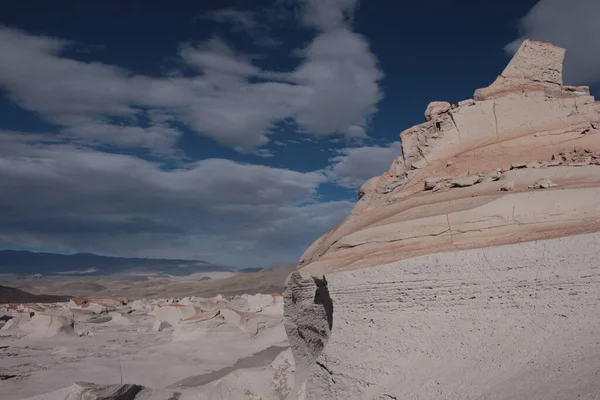 Arjantin 'in kuzeybatısında eşsiz bir sünger taşı tarlası.