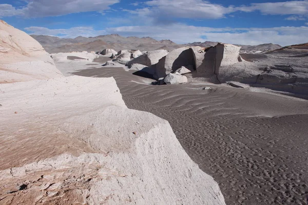 Arjantin 'in kuzeybatısında eşsiz bir sünger taşı tarlası.