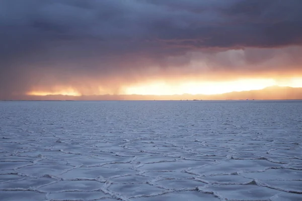 Sturm Der Salzwüste Bei Sonnenuntergang — Stockfoto