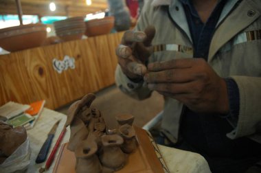 Arjantin 'in kuzeyinden zanaatkarların elleri